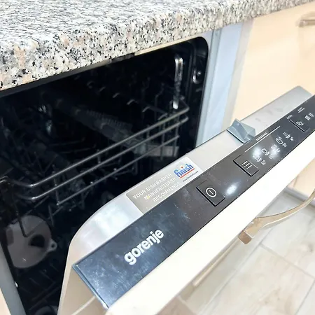 The Melting Horizon * Golem (Tirana)