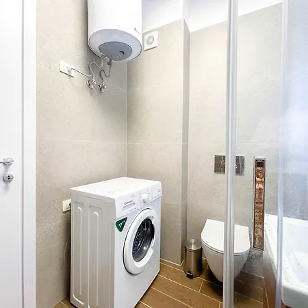 The Melting Horizon *