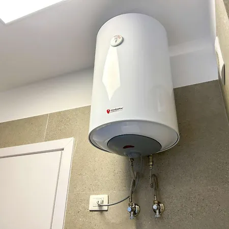 The Melting Horizon *