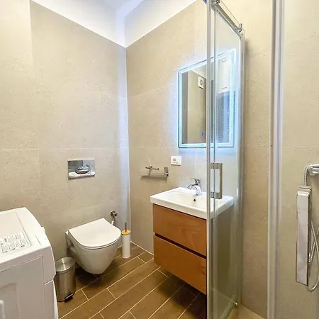 The Melting Horizon Apartment *