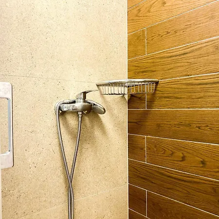 The Melting Horizon *