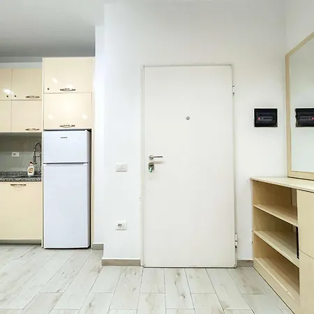 The Melting Horizon *