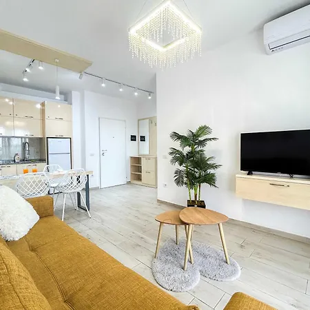 The Melting Horizon * Golem (Tirana)