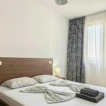 Apartment The Melting Horizon Golem (Tirana)