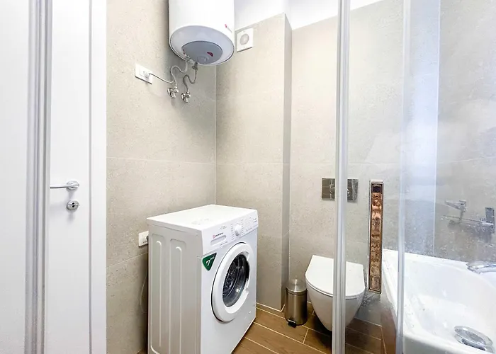 The Melting Horizon *