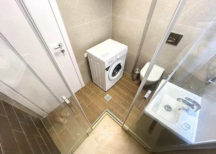 The Melting Horizon * Golem (Tirana)