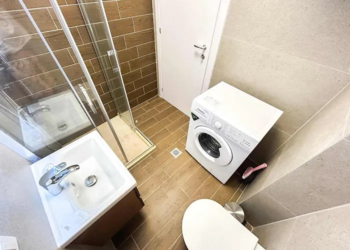 The Melting Horizon Apartment *