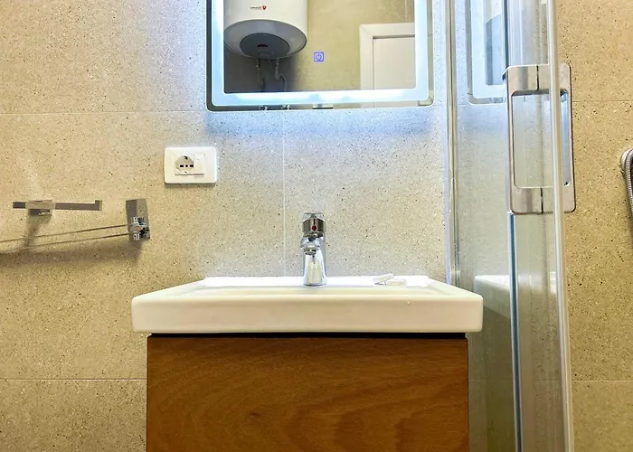 The Melting Horizon Golem (Tirana)