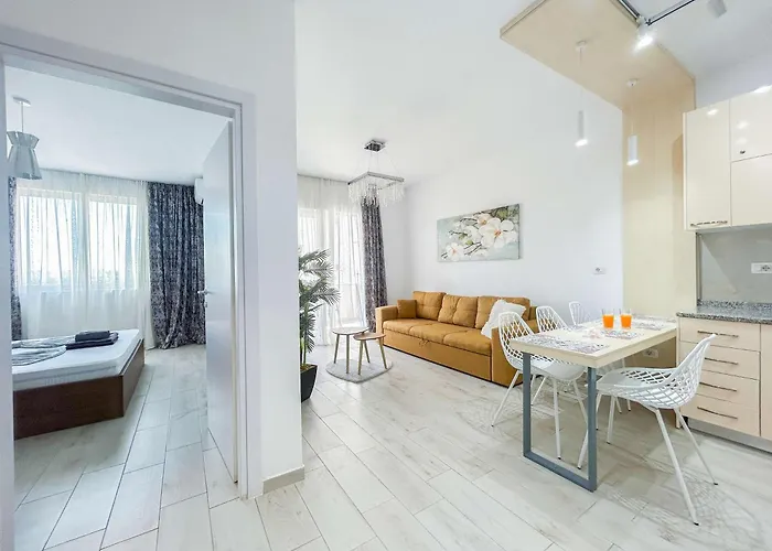 The Melting Horizon Apartment