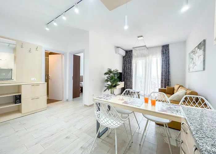 Apartment The Melting Horizon Golem (Tirana)