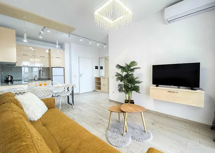 The Melting Horizon * Golem (Tirana)